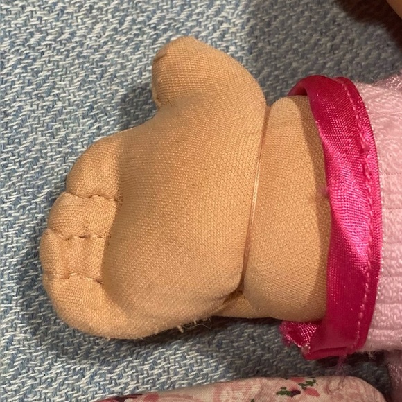 Cabbage Patch Kid Doll
Vintage 2004
Soft Body
brown hair, blue eyes, pink dress - Picture 14 of 14